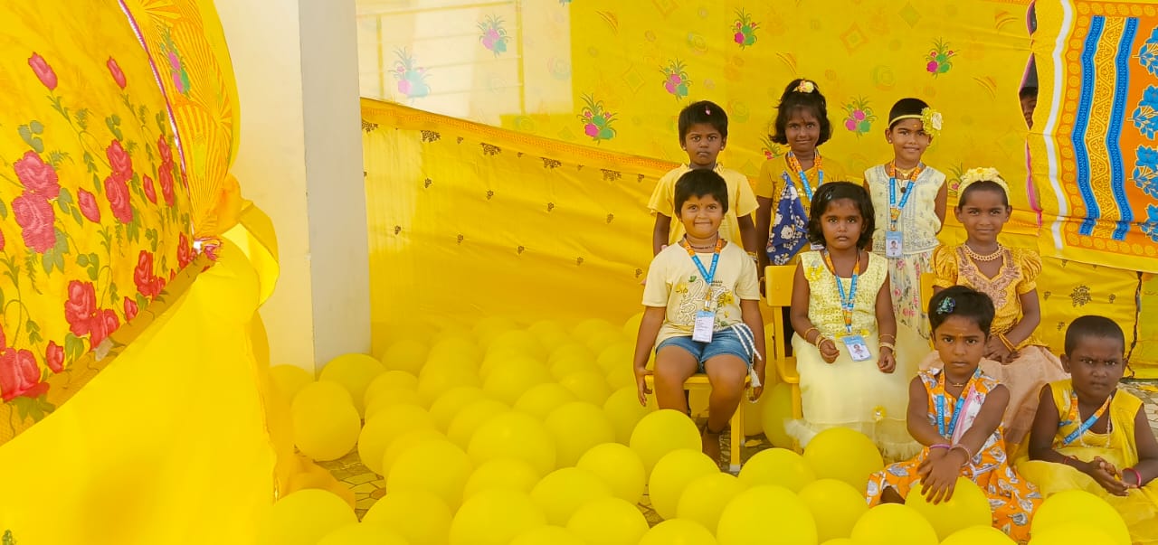 YELLOW DAY